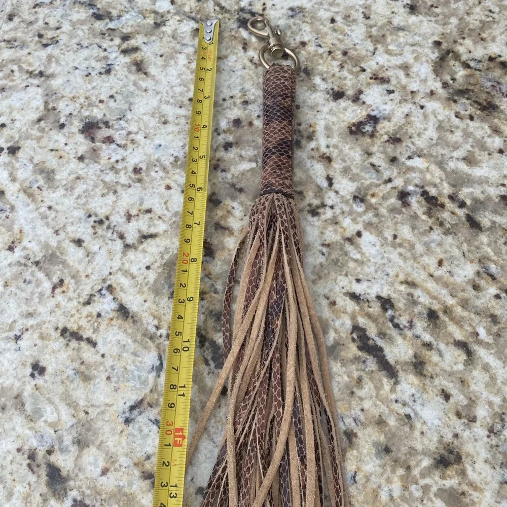 EUC GILI SNAKE EMBOSSED GENUINE LEATHER LARGE TASSEL - Picture 7 of 7